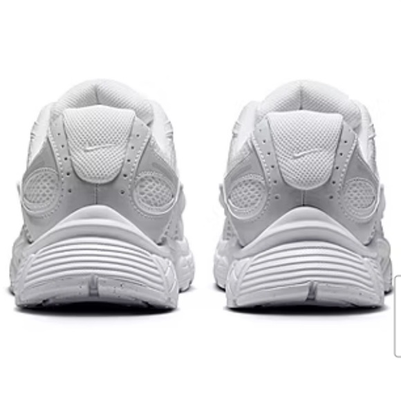 Nike V5 RNR Womens Sneakers- Size 6.5 - NEW - Picture 3 of 4